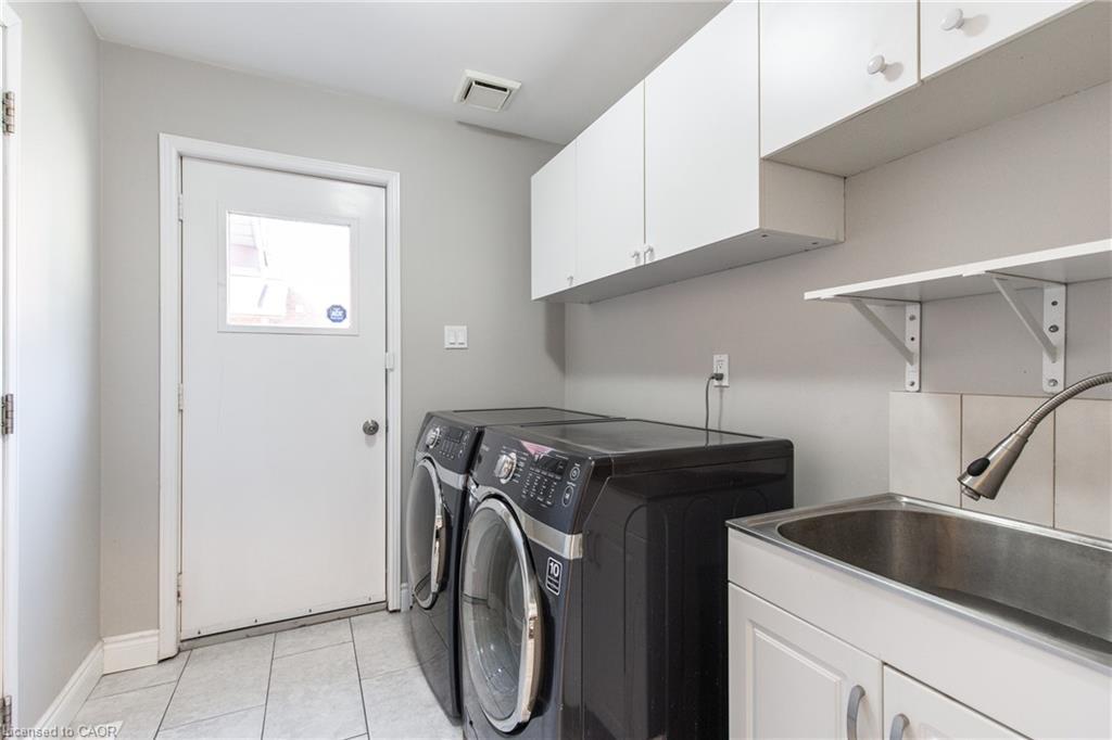 86 Santa Maria Drive, Cambridge, ON - Indoor Photo Showing Laundry Room