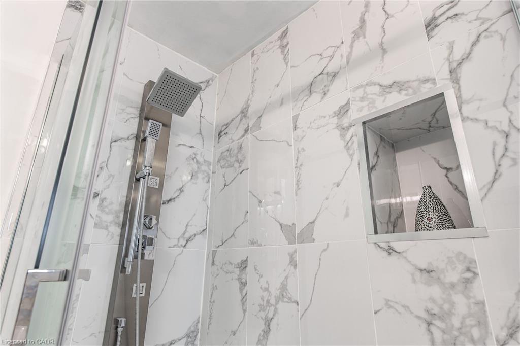 86 Santa Maria Drive, Cambridge, ON - Indoor Photo Showing Bathroom