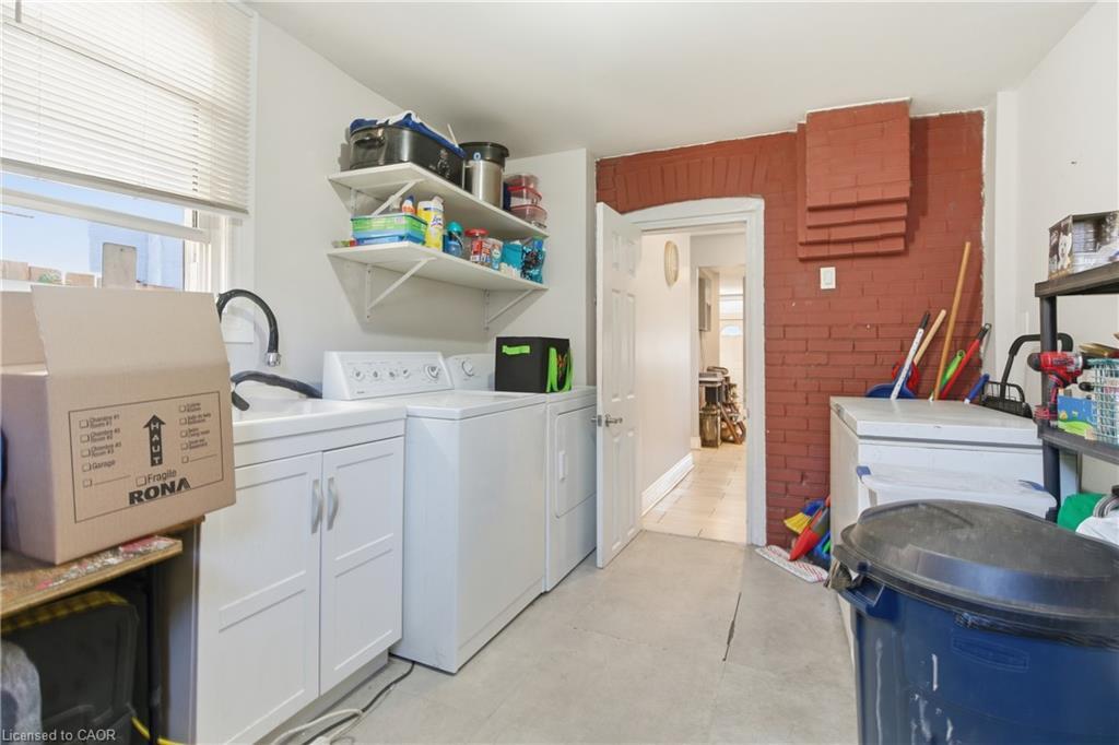 75 Niagara Street, Hamilton, ON - Indoor Photo Showing Laundry Room