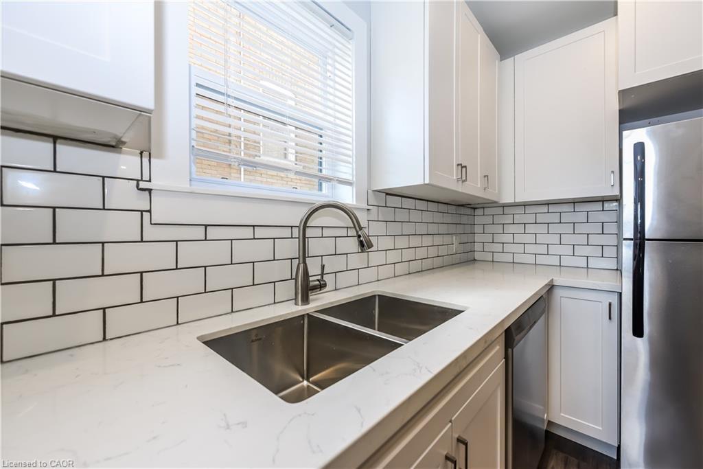 78 Balmoral Avenue N, Hamilton, ON - Indoor Photo Showing Kitchen With Double Sink