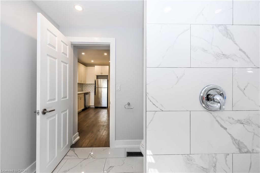 78 Balmoral Avenue N, Hamilton, ON - Indoor