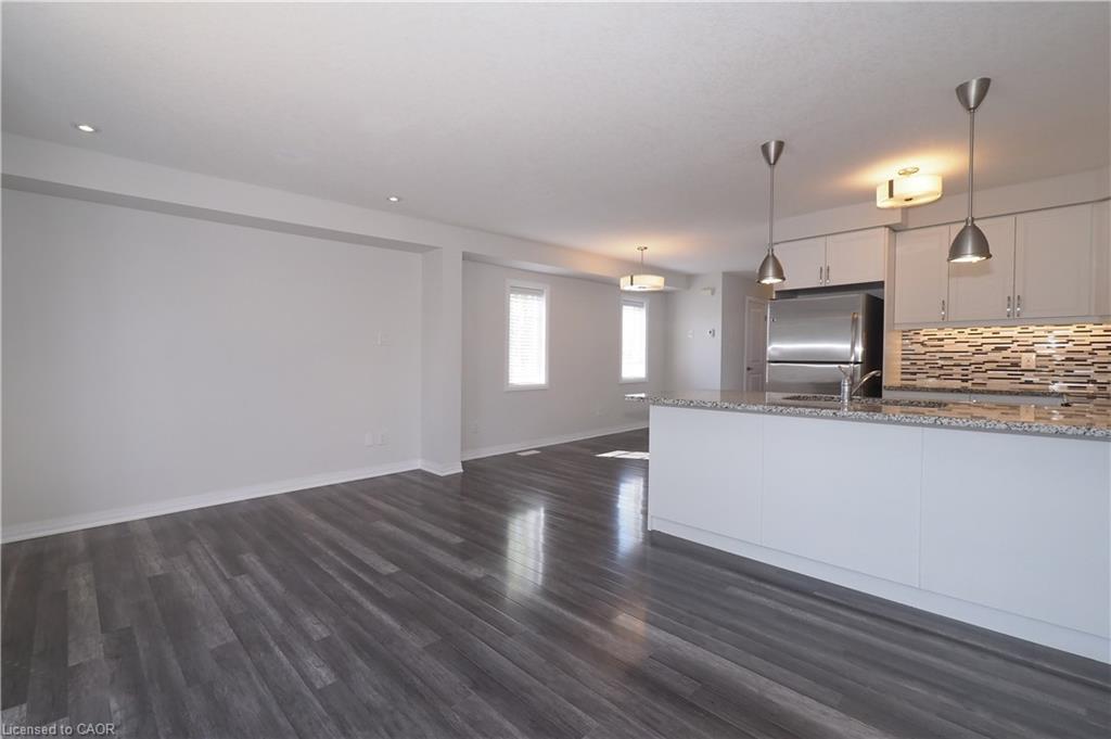 181 South Creek Drive, Kitchener, ON - Indoor Photo Showing Kitchen