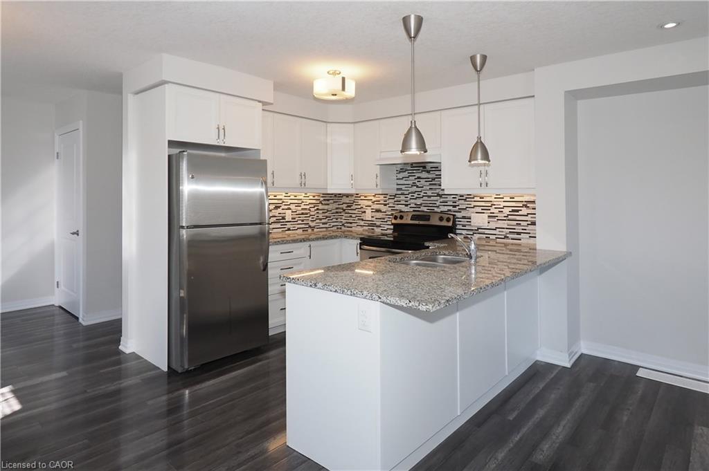 181 South Creek Drive, Kitchener, ON - Indoor Photo Showing Kitchen With Upgraded Kitchen