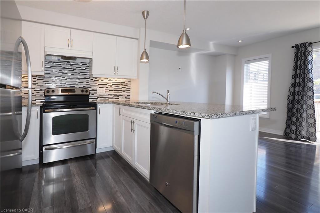 181 South Creek Drive, Kitchener, ON - Indoor Photo Showing Kitchen With Upgraded Kitchen