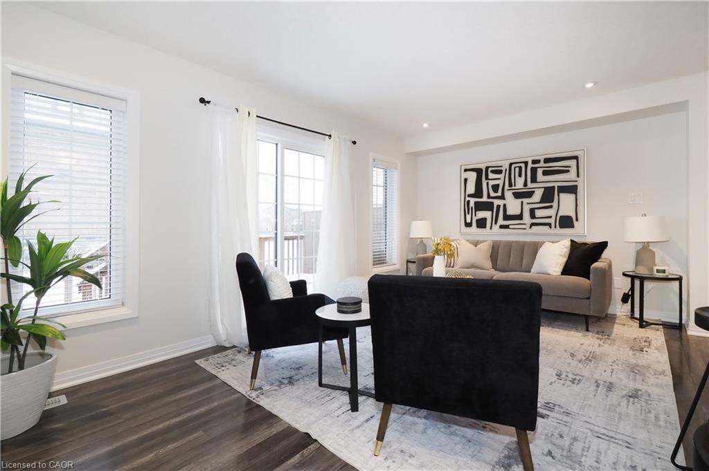 181 South Creek Drive, Kitchener, ON - Indoor Photo Showing Living Room