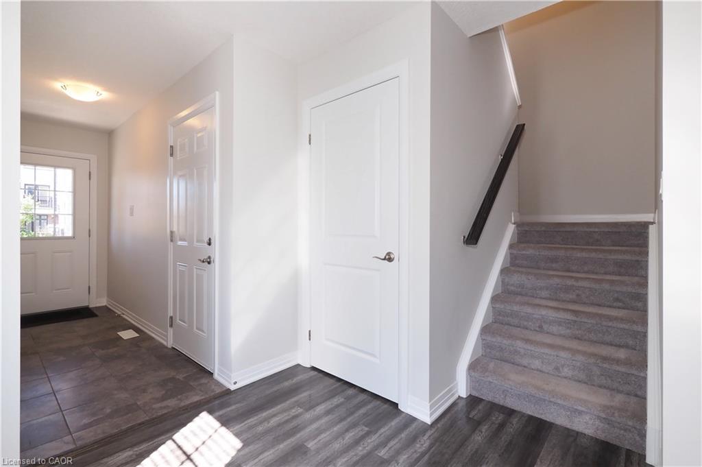 181 South Creek Drive, Kitchener, ON - Indoor Photo Showing Other Room