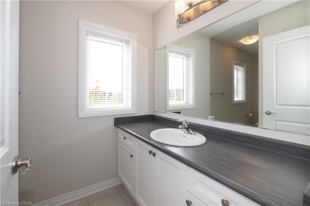 181 South Creek Drive, Kitchener, ON - Indoor Photo Showing Bathroom