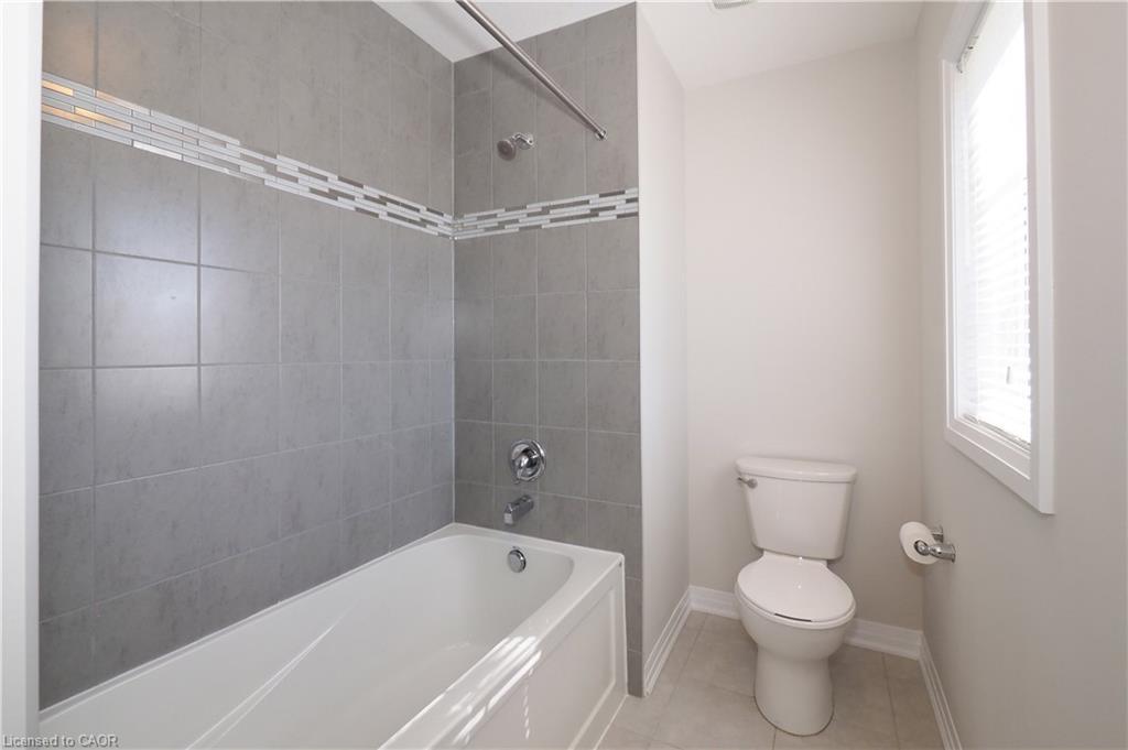 181 South Creek Drive, Kitchener, ON - Indoor Photo Showing Bathroom