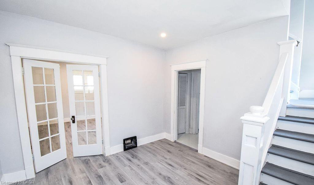 5810 Symmes Street, Niagara Falls, ON - Indoor Photo Showing Other Room