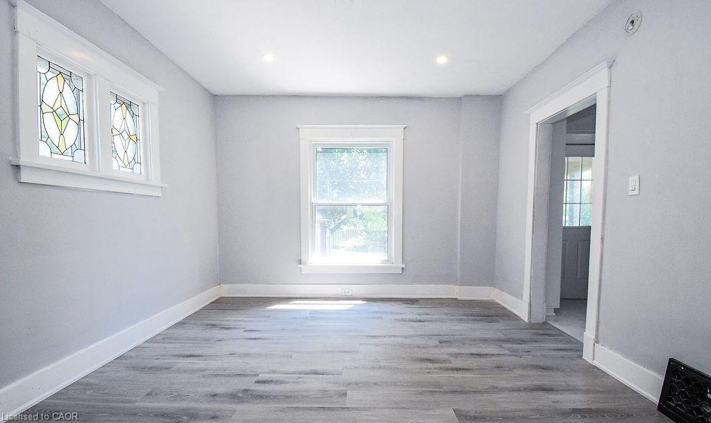 5810 Symmes Street, Niagara Falls, ON - Indoor Photo Showing Other Room