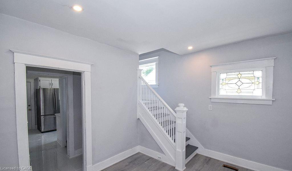 5810 Symmes Street, Niagara Falls, ON - Indoor Photo Showing Other Room