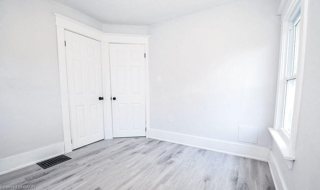 5810 Symmes Street, Niagara Falls, ON - Indoor Photo Showing Other Room