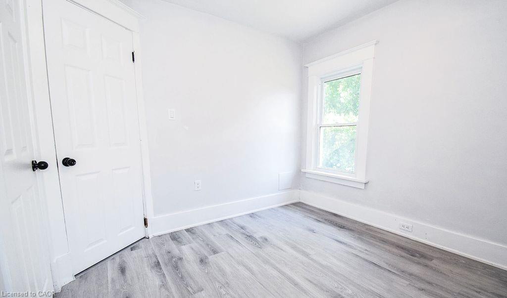 5810 Symmes Street, Niagara Falls, ON - Indoor Photo Showing Other Room
