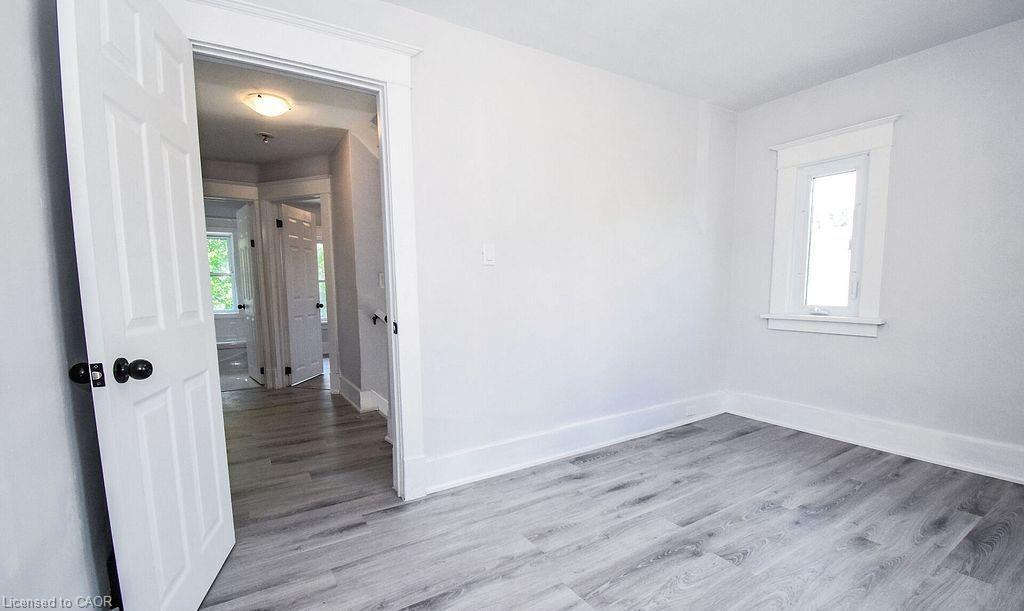 5810 Symmes Street, Niagara Falls, ON - Indoor Photo Showing Other Room