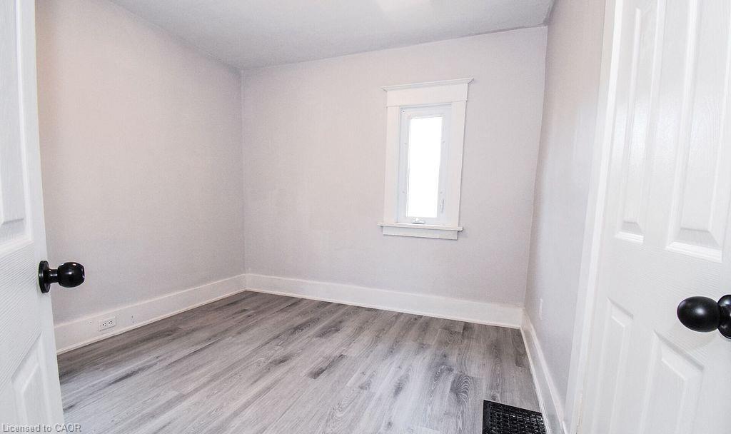 5810 Symmes Street, Niagara Falls, ON - Indoor Photo Showing Other Room