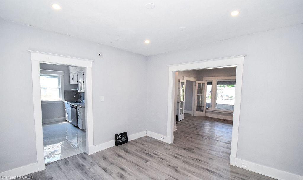 5810 Symmes Street, Niagara Falls, ON - Indoor Photo Showing Other Room