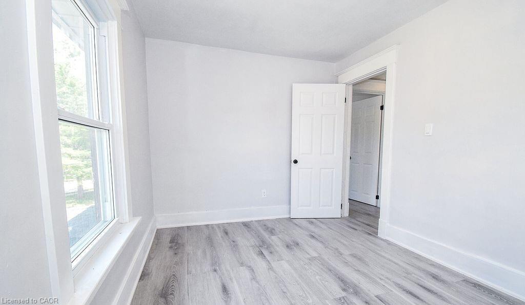 5810 Symmes Street, Niagara Falls, ON - Indoor Photo Showing Other Room