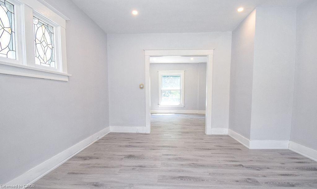 5810 Symmes Street, Niagara Falls, ON - Indoor Photo Showing Other Room