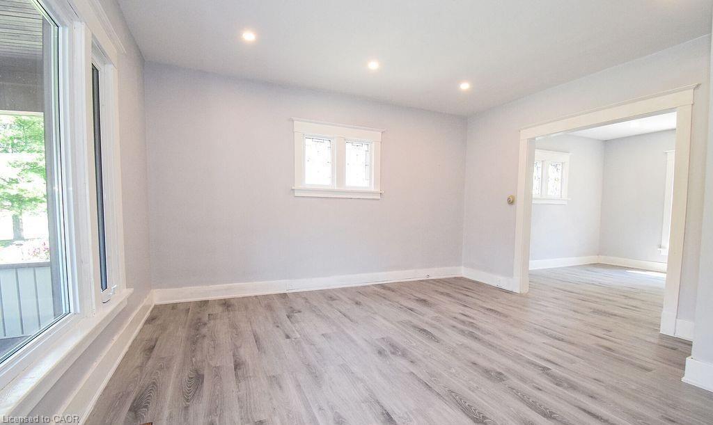 5810 Symmes Street, Niagara Falls, ON - Indoor Photo Showing Other Room