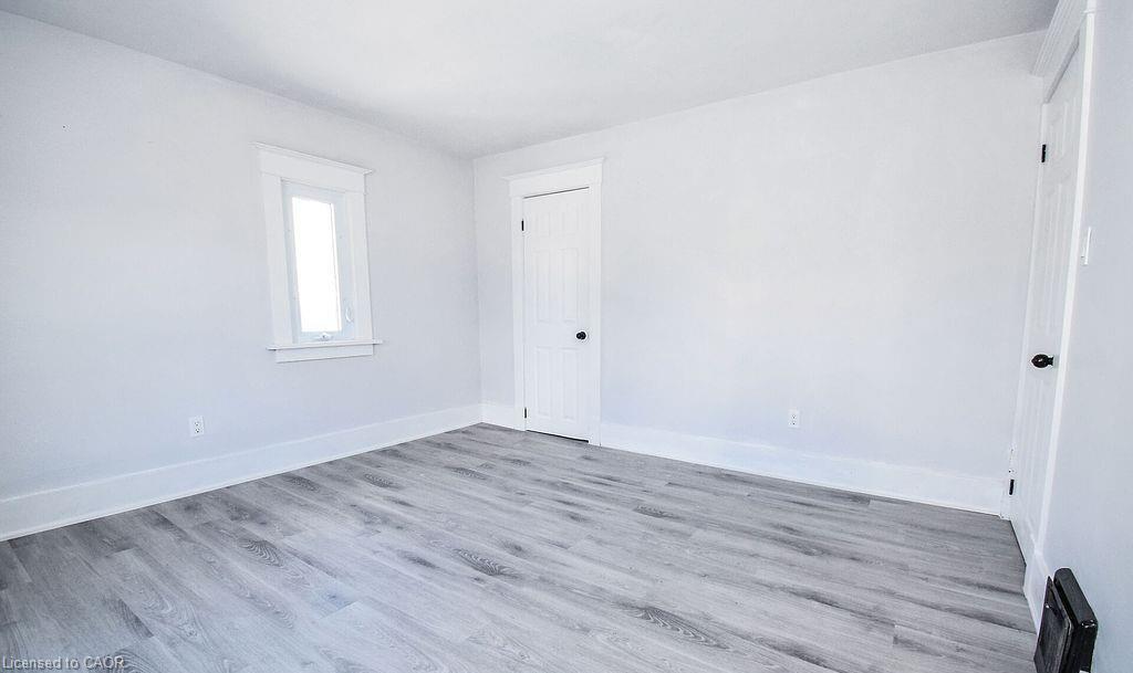 5810 Symmes Street, Niagara Falls, ON - Indoor Photo Showing Other Room