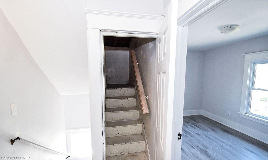 5810 Symmes Street, Niagara Falls, ON - Indoor Photo Showing Other Room