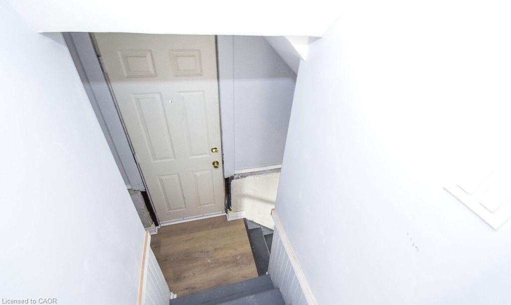 5810 Symmes Street, Niagara Falls, ON - Indoor Photo Showing Other Room