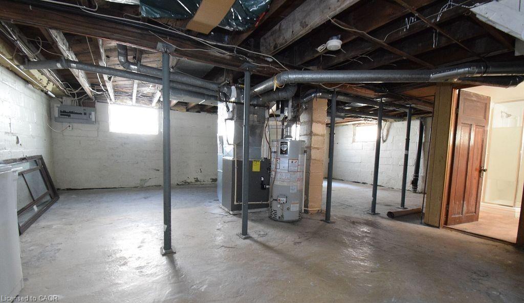 5810 Symmes Street, Niagara Falls, ON - Indoor Photo Showing Basement