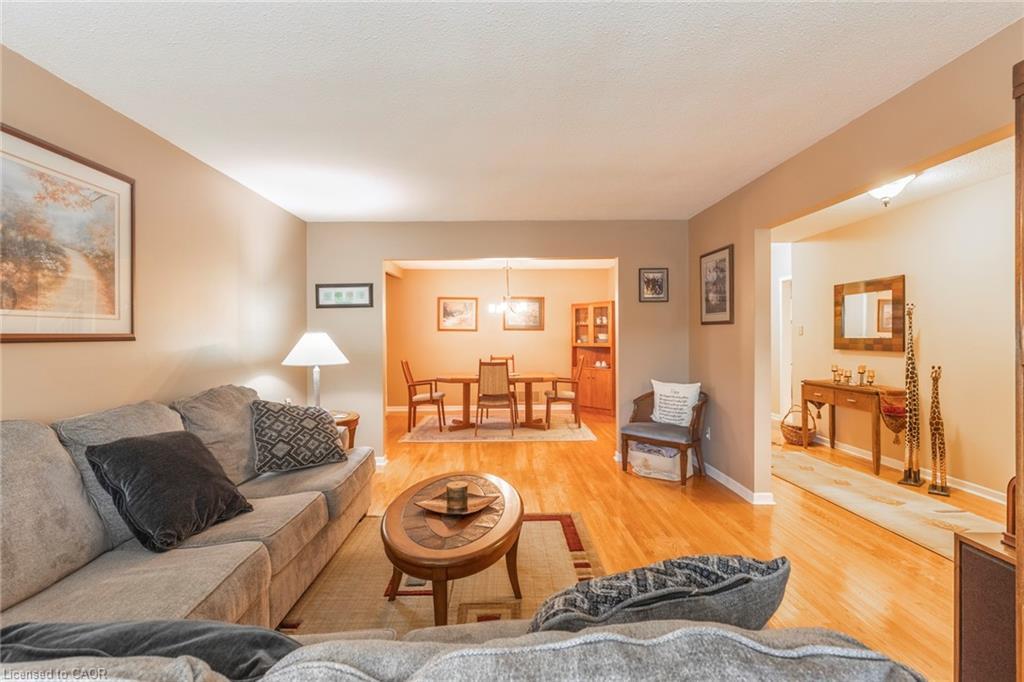 20 Manorcrest Street, Brampton, ON - Indoor Photo Showing Living Room