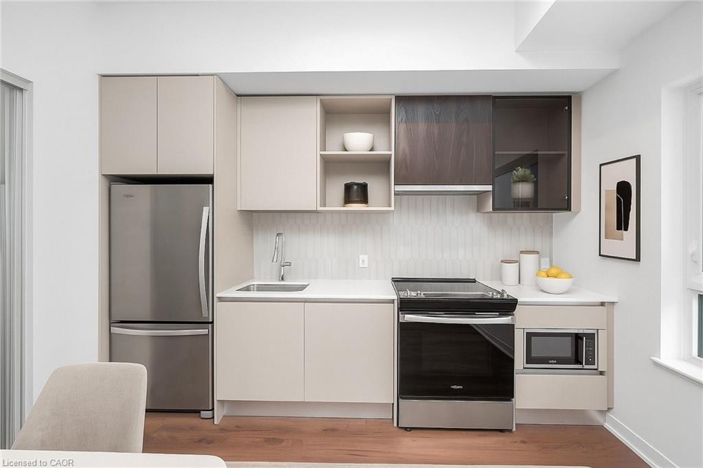 819-395 Dundas Street, Oakville, ON - Indoor Photo Showing Kitchen