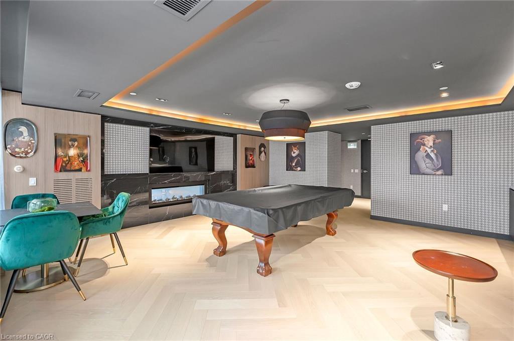 819-395 Dundas Street, Oakville, ON - Indoor Photo Showing Other Room