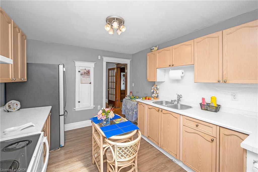 1088 King Street E, Hamilton, ON - Indoor Photo Showing Kitchen With Double Sink