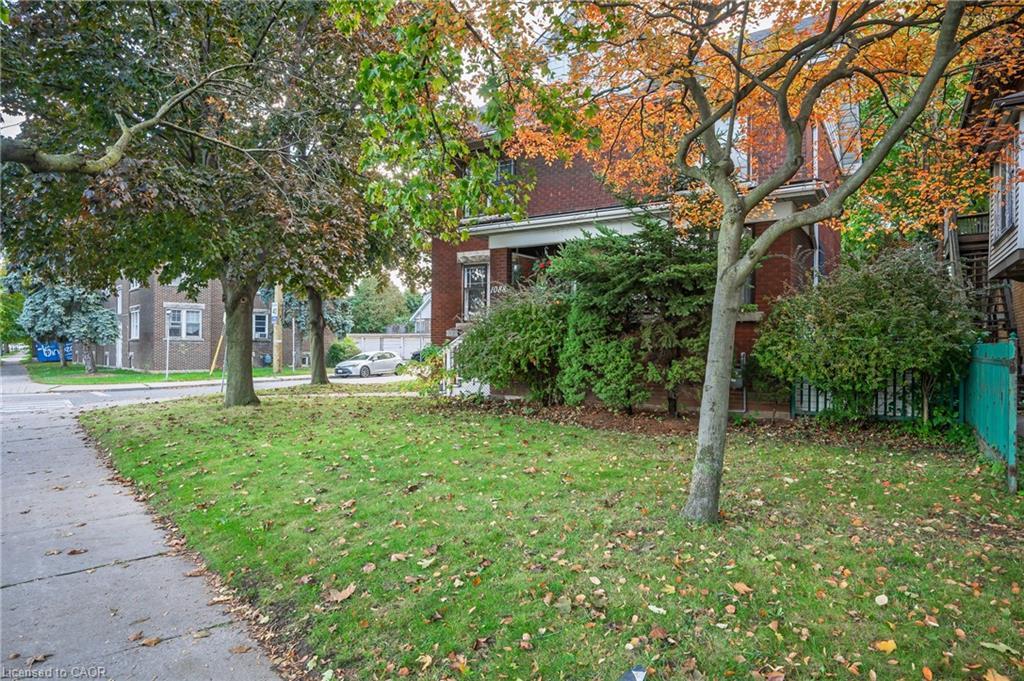 1088 King Street E, Hamilton, ON - Outdoor