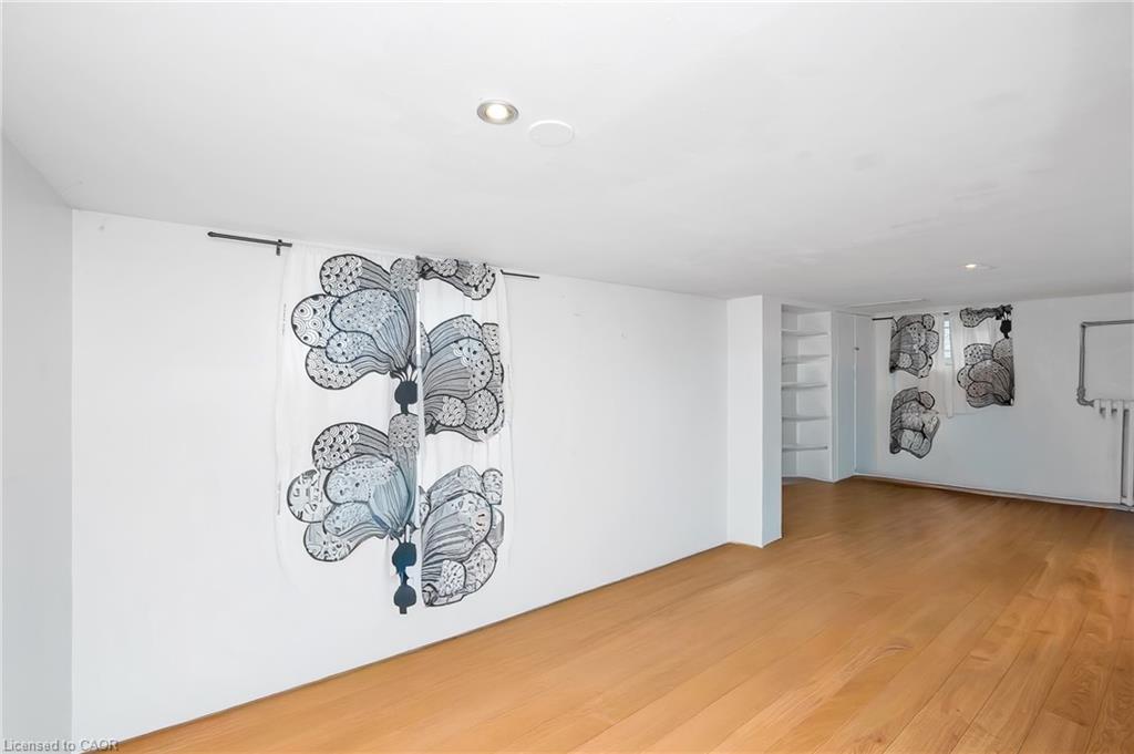 1088 King Street E, Hamilton, ON - Indoor Photo Showing Other Room