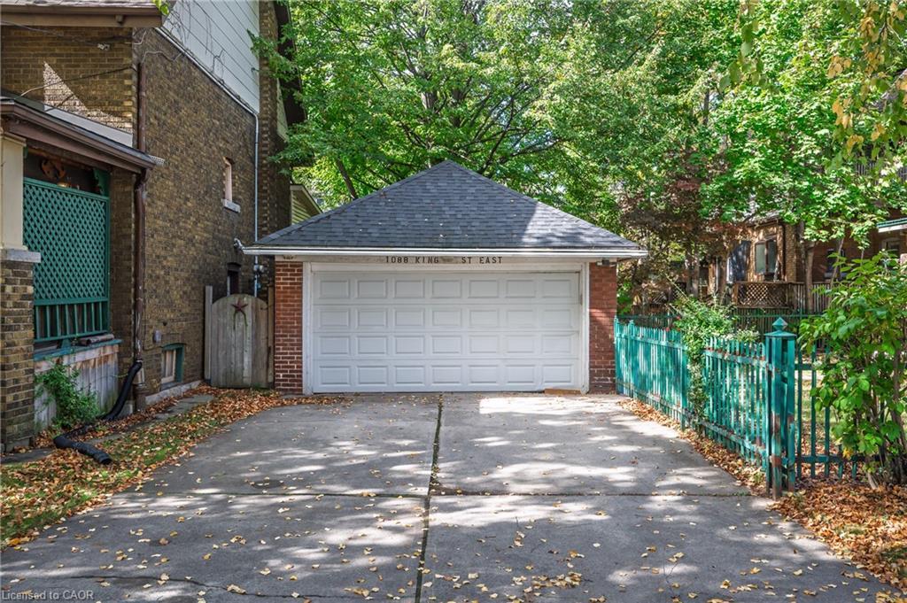 1088 King Street E, Hamilton, ON - Outdoor