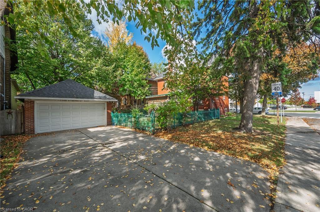 1088 King Street E, Hamilton, ON - Outdoor