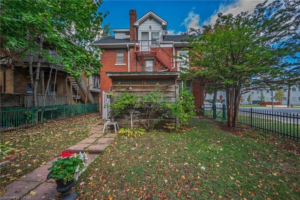 1088 King Street E, Hamilton, ON - Outdoor