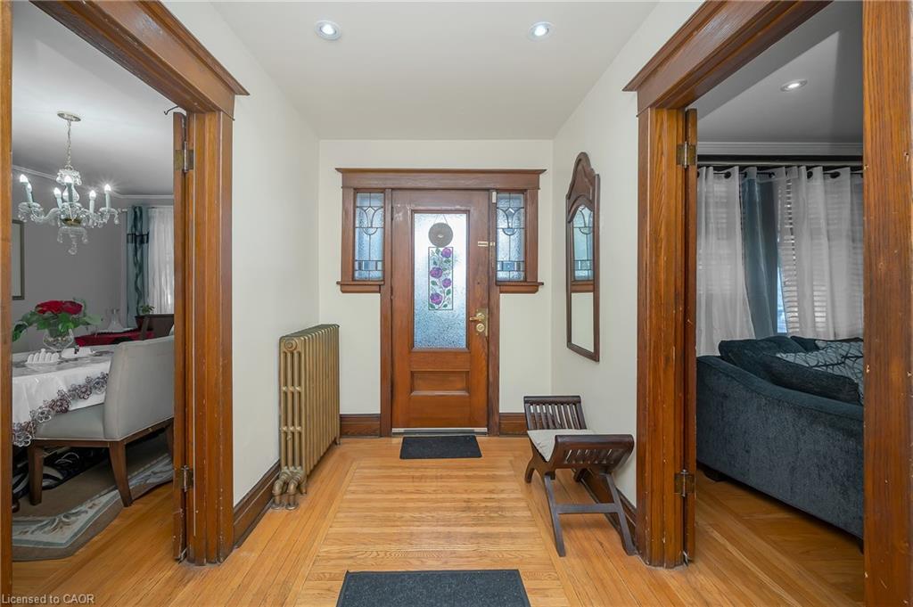 1088 King Street E, Hamilton, ON - Indoor Photo Showing Other Room