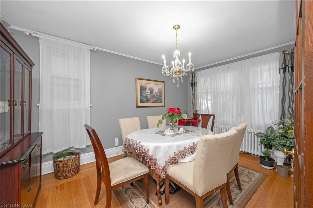 1088 King Street E, Hamilton, ON - Indoor Photo Showing Dining Room