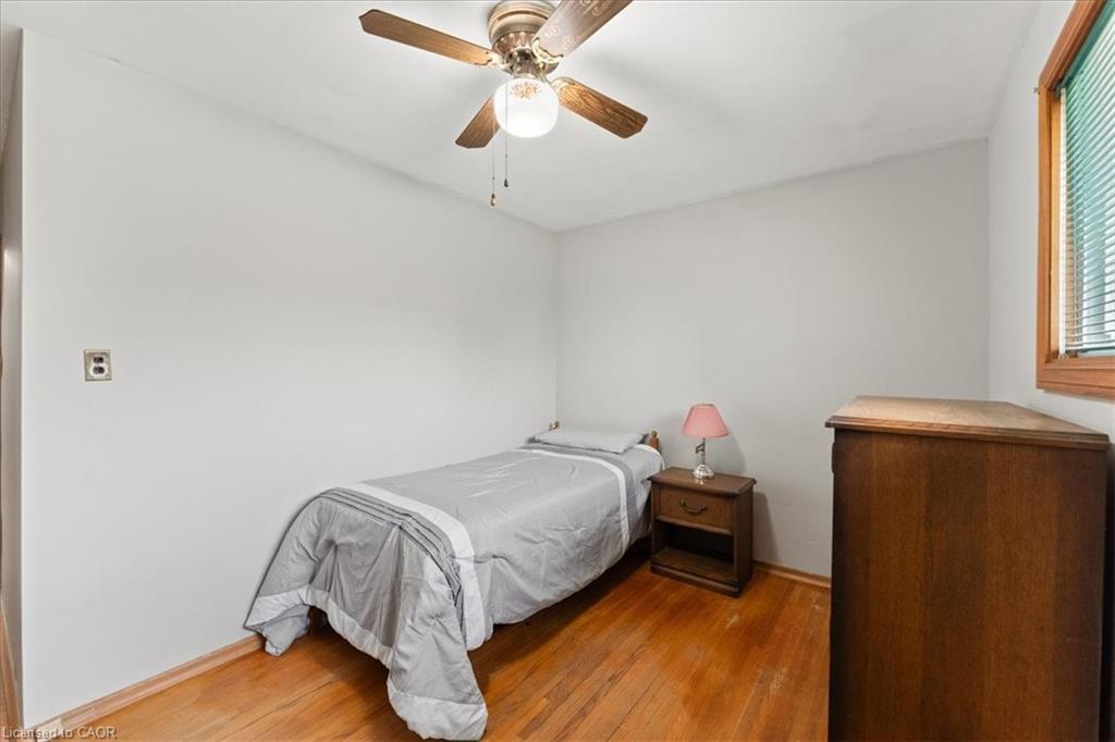 507 Upper Paradise Road, Hamilton, ON - Indoor Photo Showing Bedroom