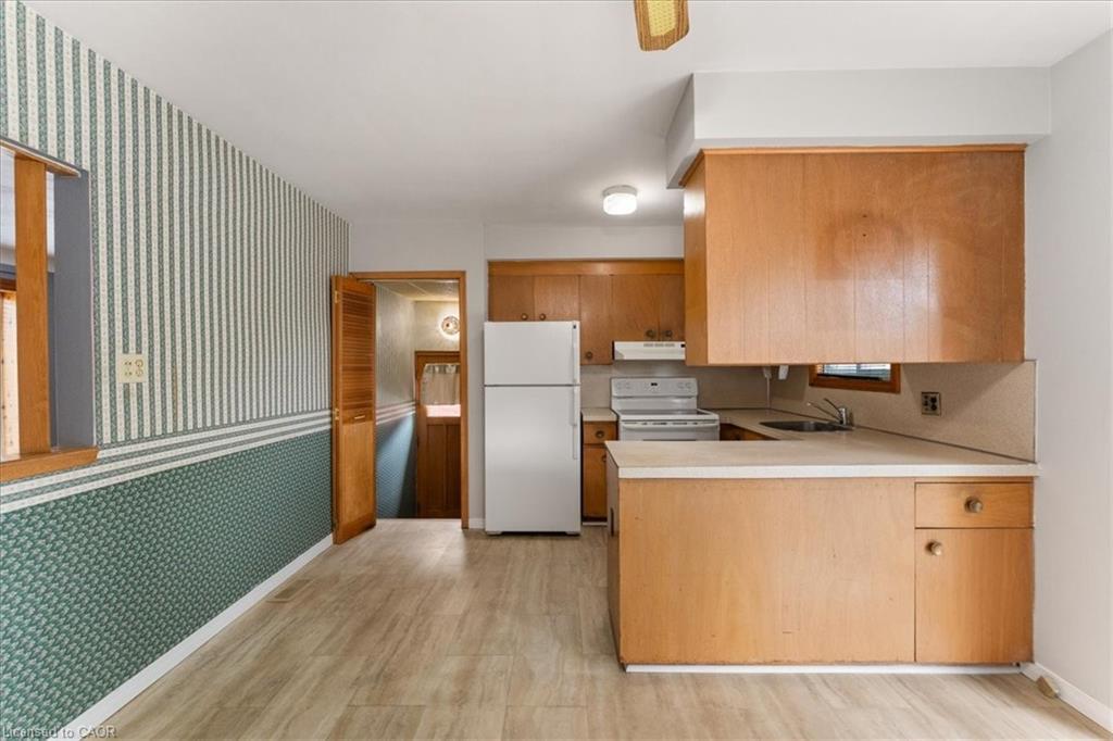 507 Upper Paradise Road, Hamilton, ON - Indoor Photo Showing Kitchen