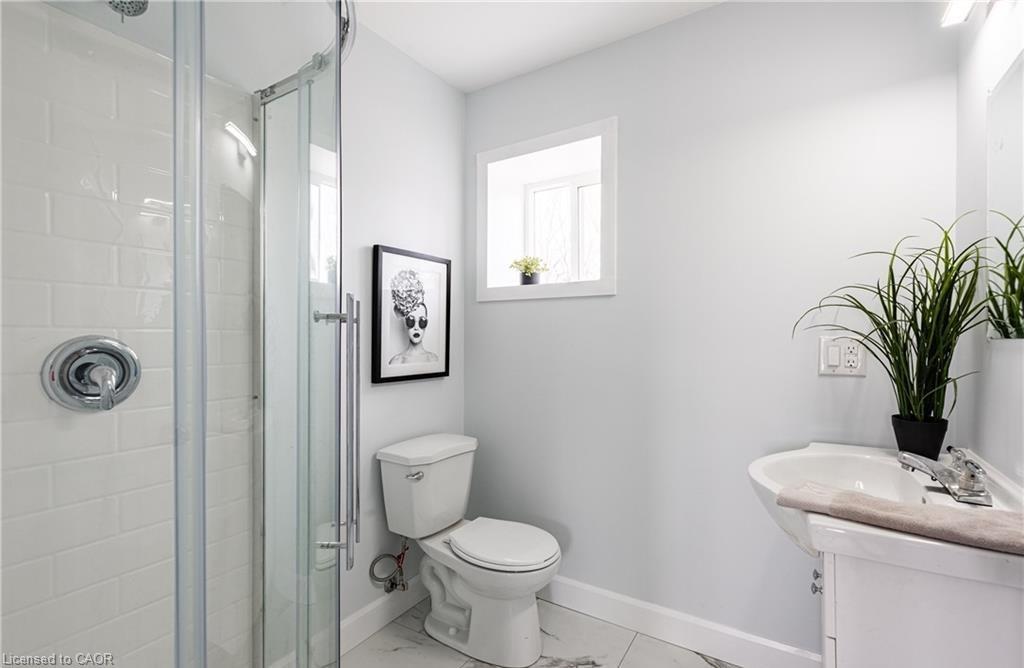 Garden Suite-521 South Pelham Road, Welland, ON - Indoor Photo Showing Bathroom