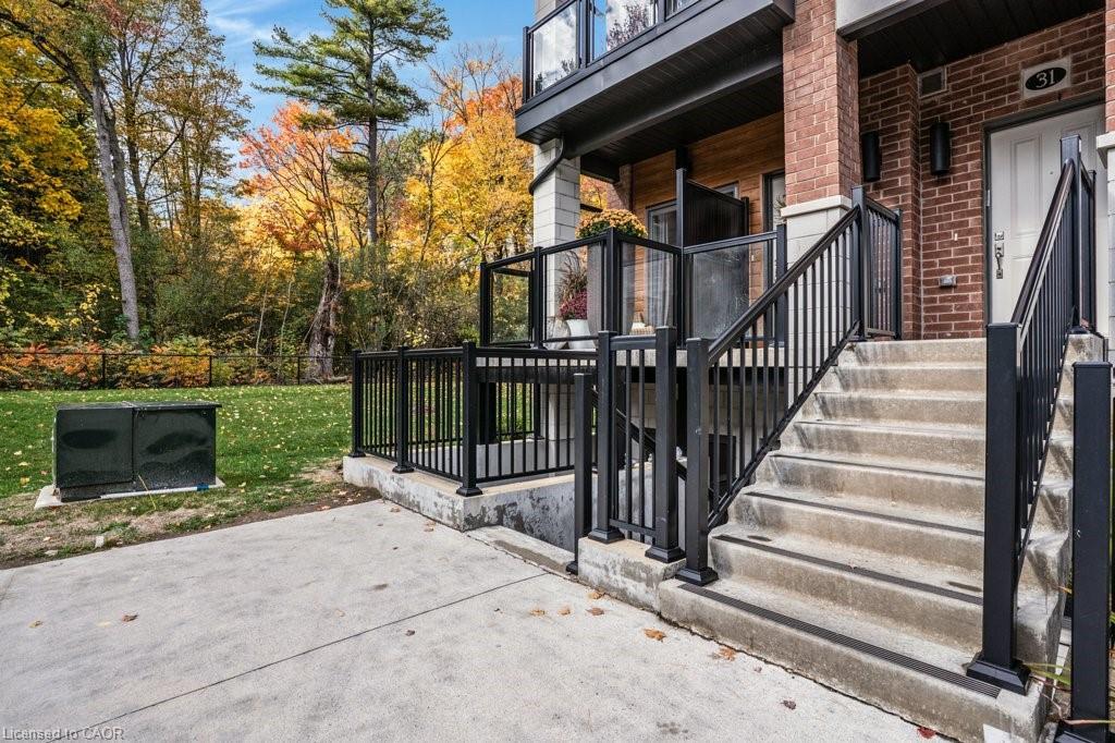 32-25 Isherwood Avenue, Cambridge, ON - Outdoor