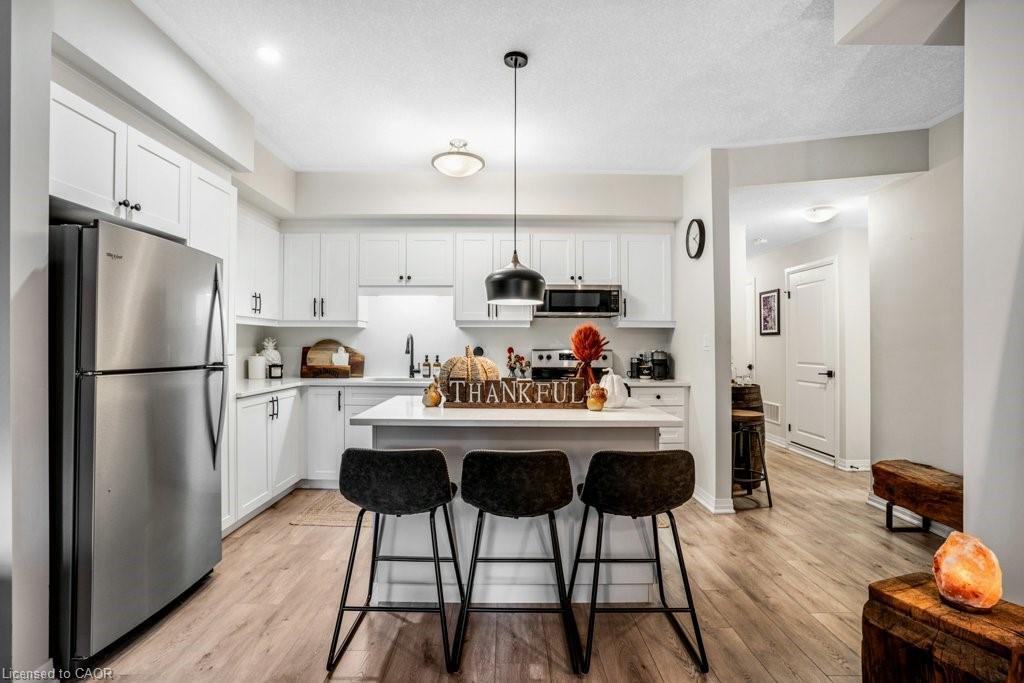 32-25 Isherwood Avenue, Cambridge, ON - Indoor Photo Showing Kitchen With Stainless Steel Kitchen With Upgraded Kitchen