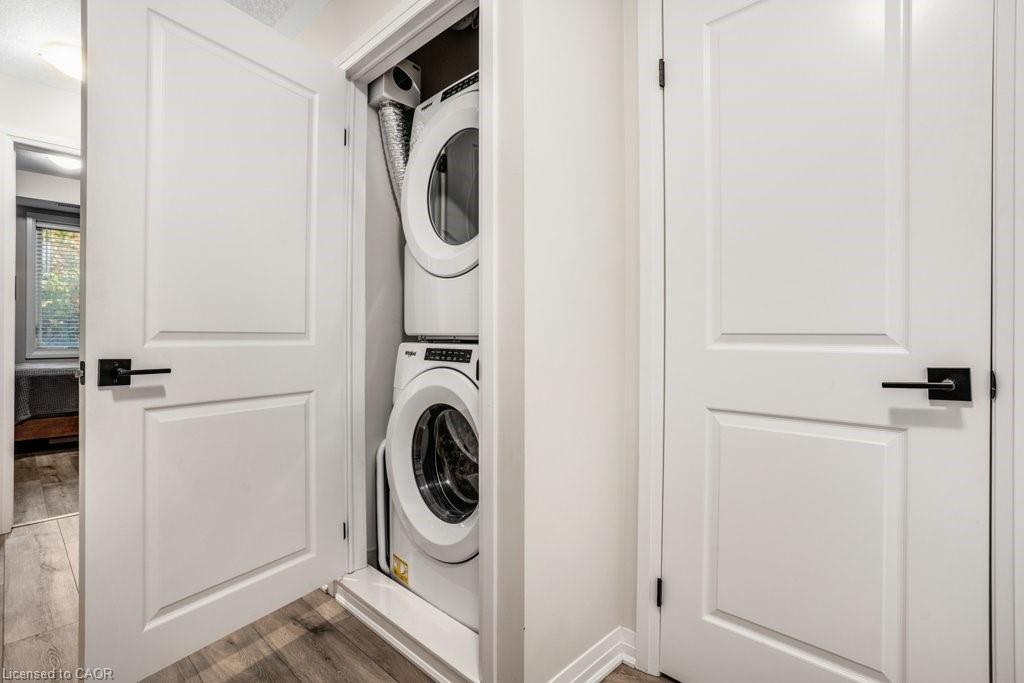 32-25 Isherwood Avenue, Cambridge, ON - Indoor Photo Showing Laundry Room