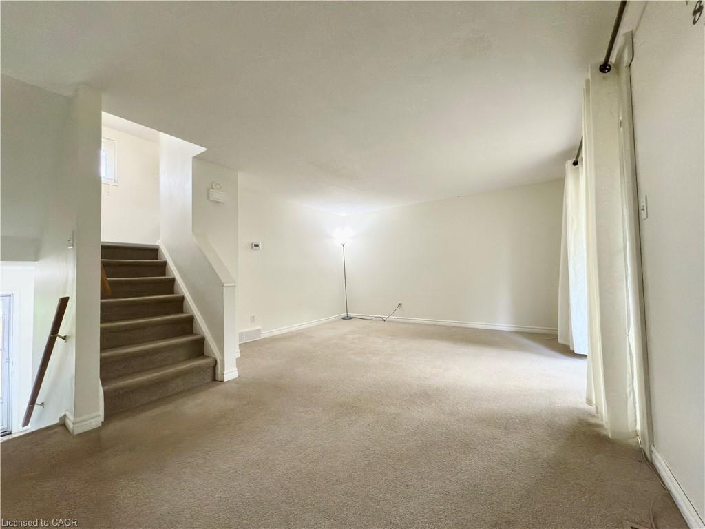 12-61 Thaler Avenue, Kitchener, ON - Indoor Photo Showing Other Room