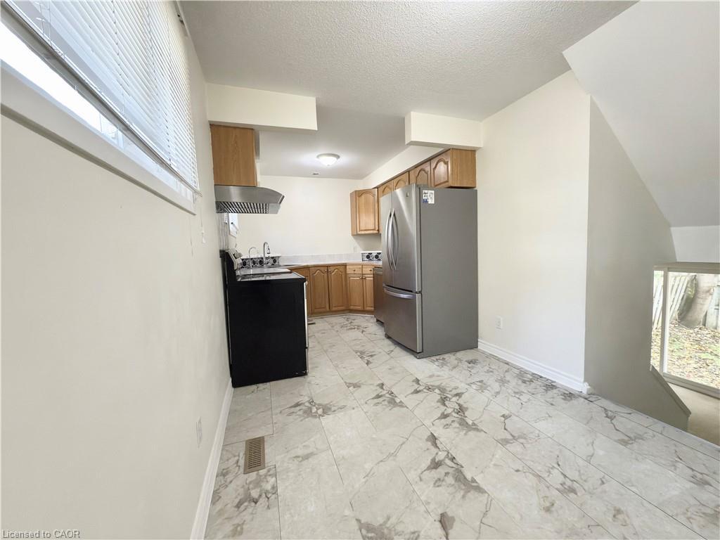 12-61 Thaler Avenue, Kitchener, ON - Indoor