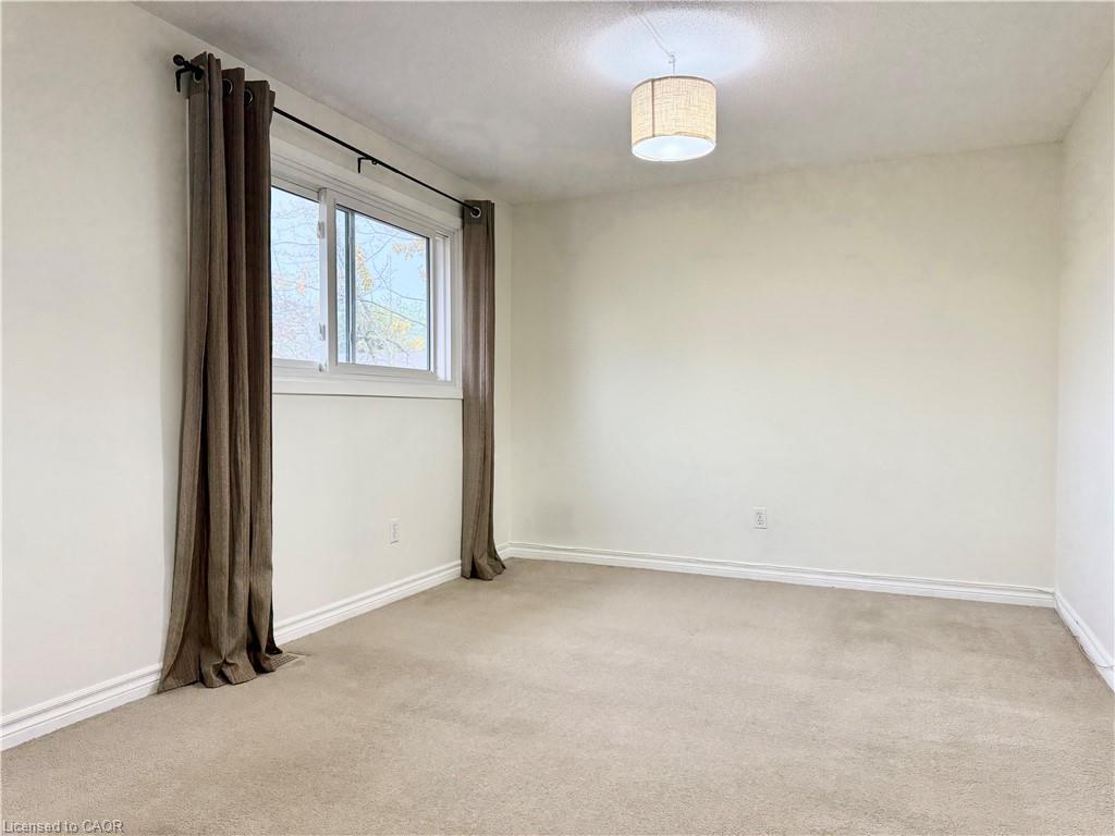 12-61 Thaler Avenue, Kitchener, ON - Indoor Photo Showing Other Room