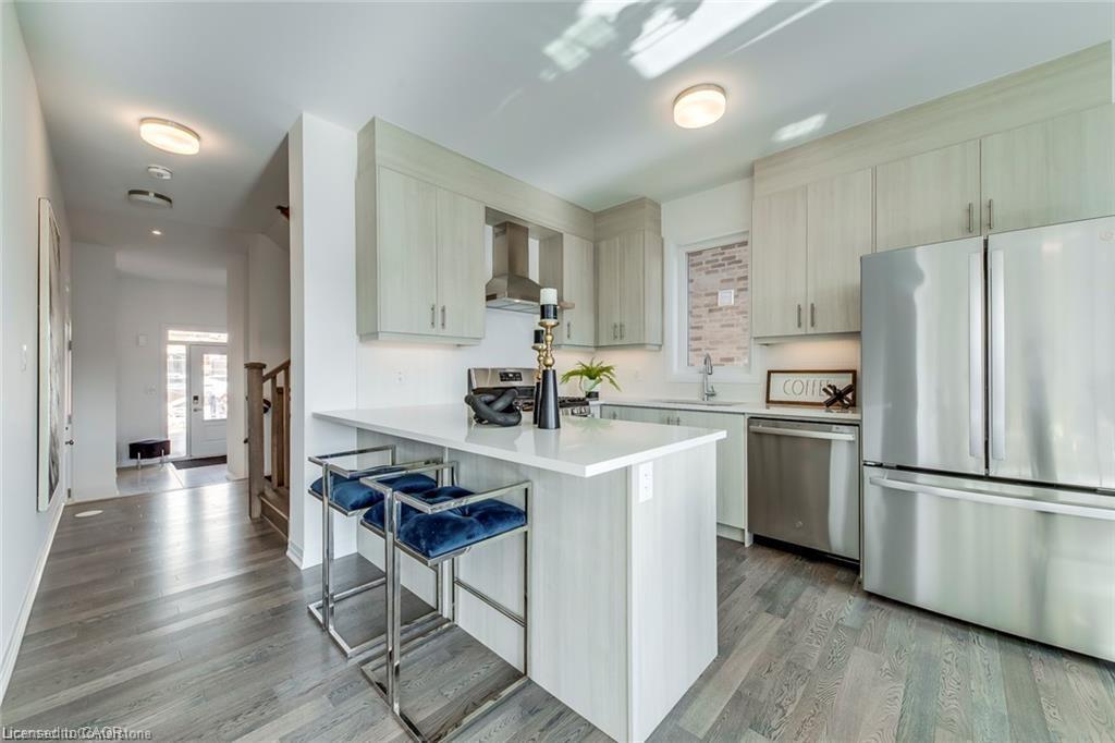 3262 Crystal Drive, Oakville, ON - Indoor Photo Showing Kitchen