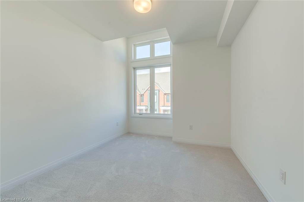 3262 Crystal Drive, Oakville, ON - Indoor Photo Showing Other Room