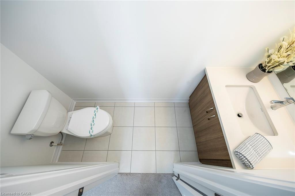 3262 Crystal Drive, Oakville, ON - Indoor Photo Showing Bathroom